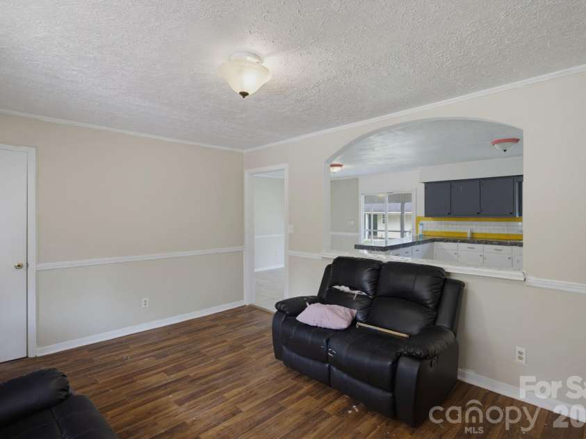 149 Dobbins Street, Wallace, NC 28466.  MLS# CAR4394453, YatesRealty ID 45333. 