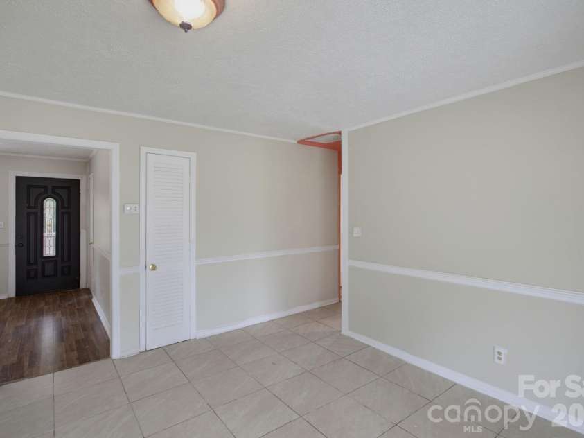 149 Dobbins Street, Wallace, NC 28466.  MLS# CAR4394453, YatesRealty ID 45333. 