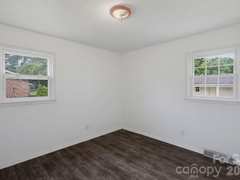 149 Dobbins Street, Wallace, NC 28466.  MLS# CAR4394453, YatesRealty ID 45333. 