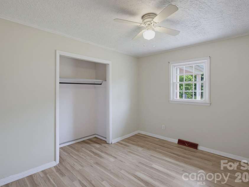 149 Dobbins Street, Wallace, NC 28466.  MLS# CAR4394453, YatesRealty ID 45333. 