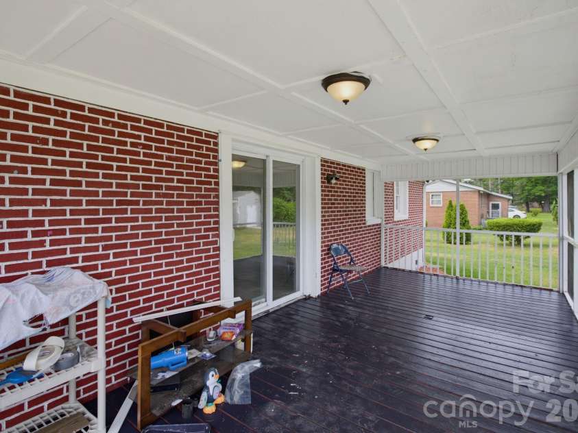 149 Dobbins Street, Wallace, NC 28466.  MLS# CAR4394453, YatesRealty ID 45333. 