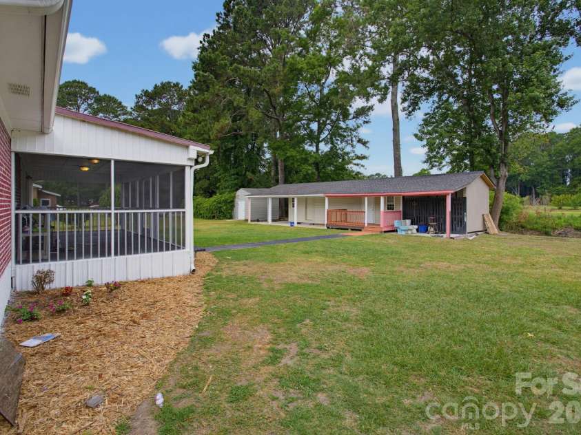 149 Dobbins Street, Wallace, NC 28466.  MLS# CAR4394453, YatesRealty ID 45333. 