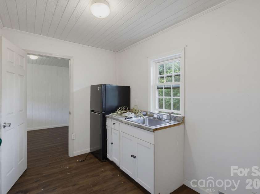 149 Dobbins Street, Wallace, NC 28466.  MLS# CAR4394453, YatesRealty ID 45333. 