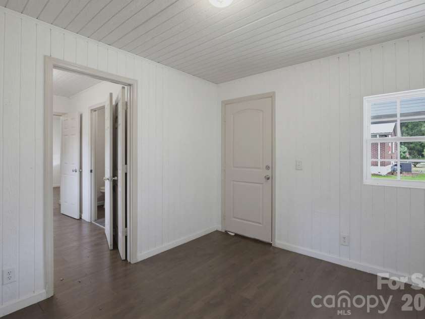 149 Dobbins Street, Wallace, NC 28466.  MLS# CAR4394453, YatesRealty ID 45333. 