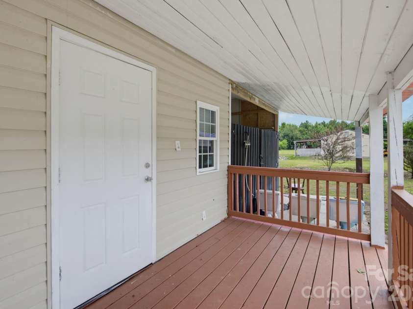 149 Dobbins Street, Wallace, NC 28466.  MLS# CAR4394453, YatesRealty ID 45333. 