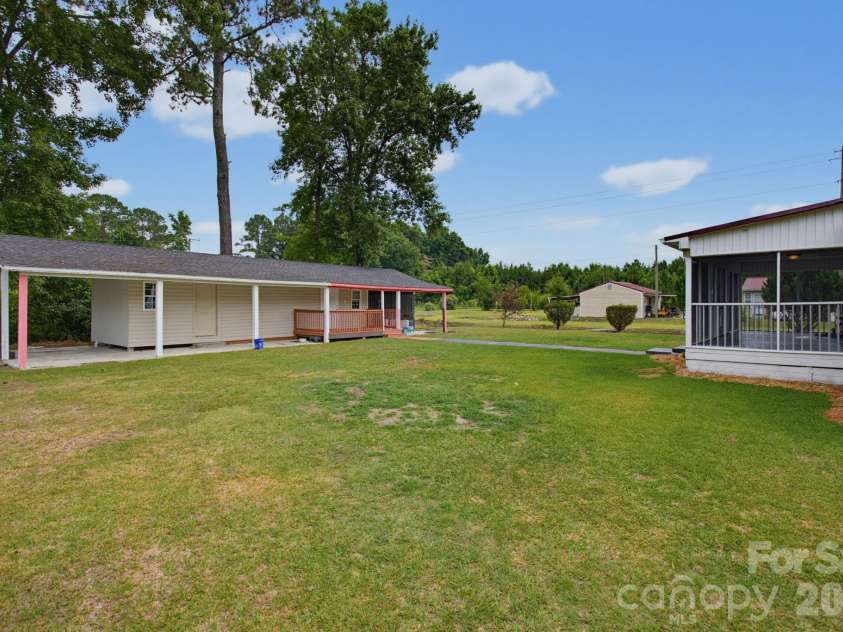 149 Dobbins Street, Wallace, NC 28466.  MLS# CAR4394453, YatesRealty ID 45333. 