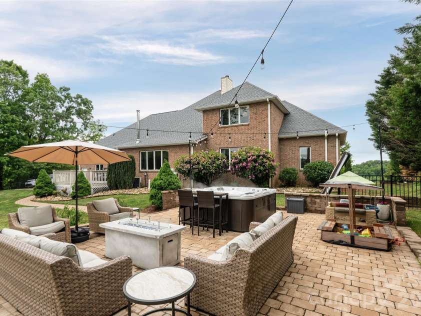 153 Mills Place, Asheville, NC 28804.  MLS# CAR4378268, YatesRealty ID 45336. Back outdoor space