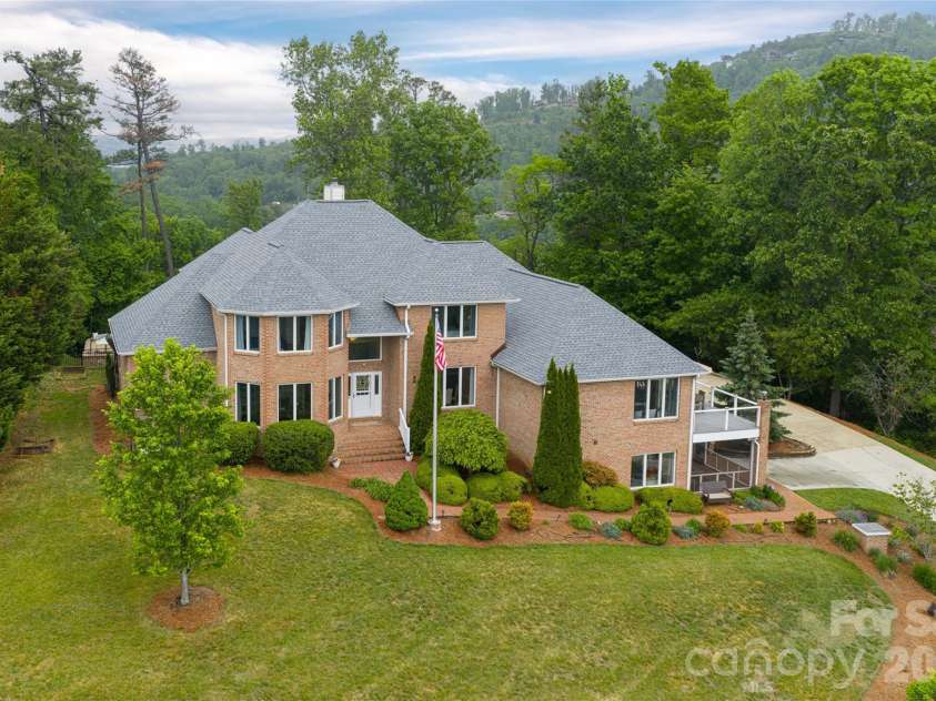 153 Mills Place, Asheville, NC 28804.  MLS# CAR4378268, YatesRealty ID 45336. Front exterior