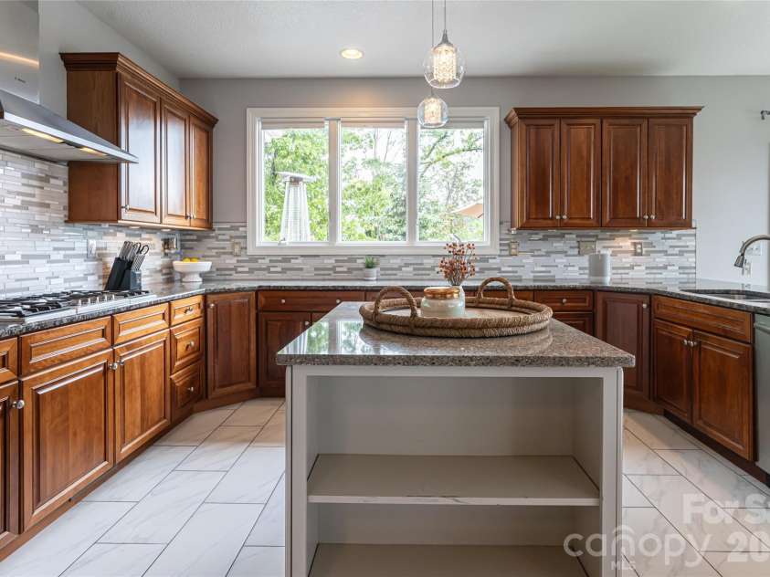 153 Mills Place, Asheville, NC 28804.  MLS# CAR4378268, YatesRealty ID 45336. Kitchen