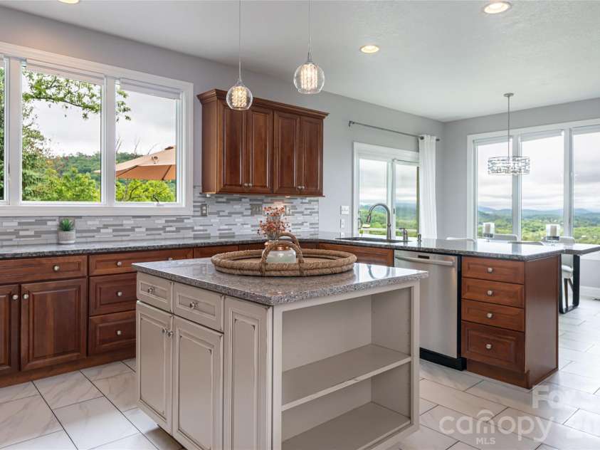 153 Mills Place, Asheville, NC 28804.  MLS# CAR4378268, YatesRealty ID 45336. Kitchen