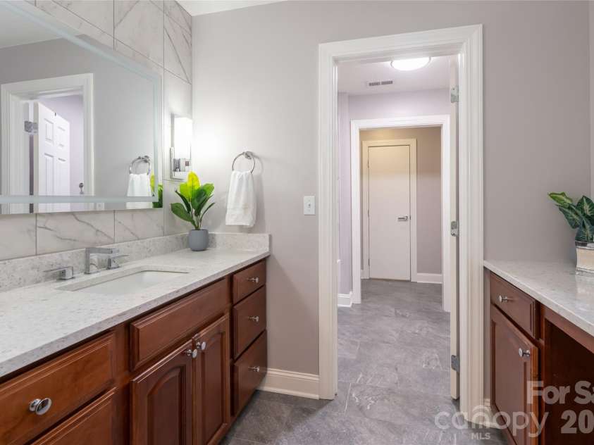 153 Mills Place, Asheville, NC 28804.  MLS# CAR4378268, YatesRealty ID 45336. Upper full bathroom