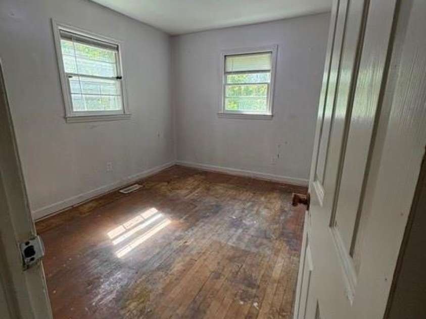 430 Columbia Street, Gastonia, NC 28054.  MLS# CAR4369222, YatesRealty ID 45337. 