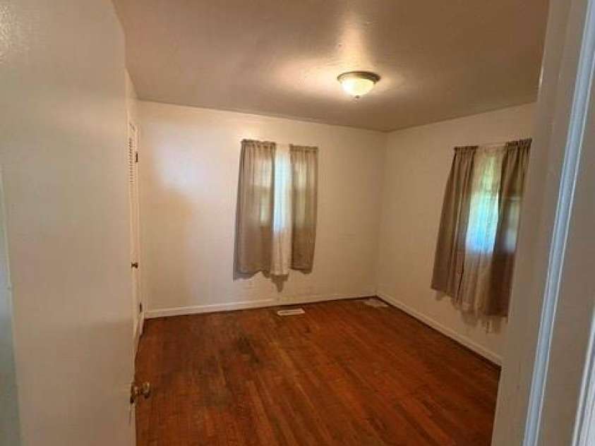 430 Columbia Street, Gastonia, NC 28054.  MLS# CAR4369222, YatesRealty ID 45337. 