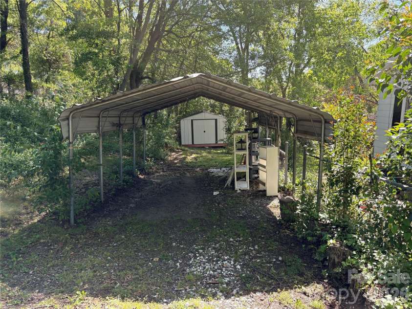 430 Columbia Street, Gastonia, NC 28054.  MLS# CAR4369222, YatesRealty ID 45337. 