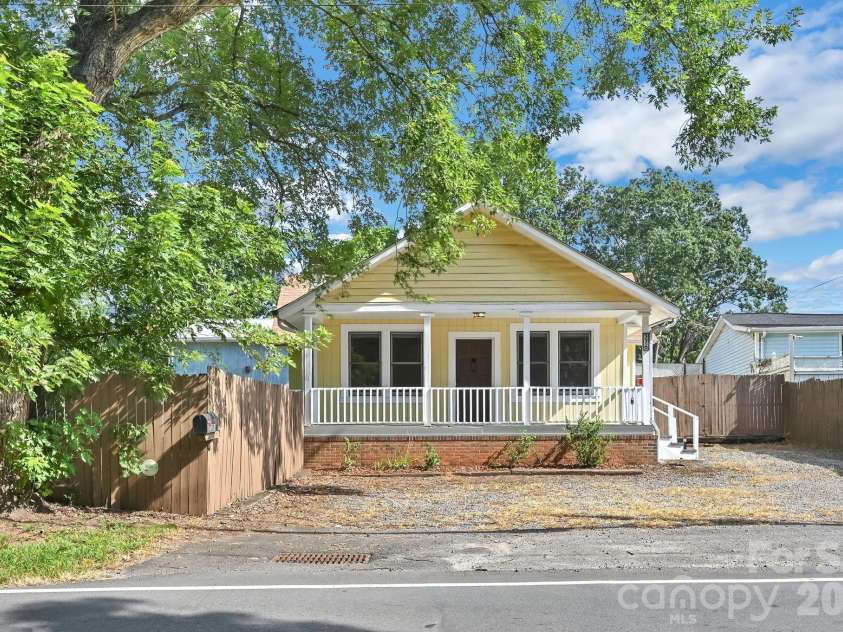 376 Fairview Road, Asheville, NC 28803.  MLS# CAR4415834, YatesRealty ID 45338. 