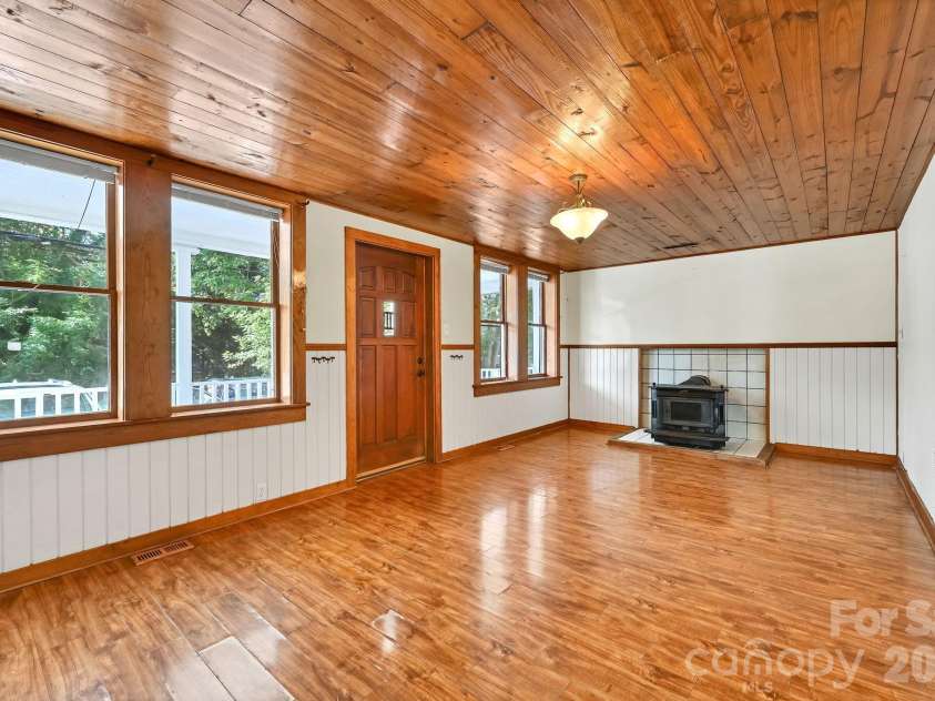 376 Fairview Road, Asheville, NC 28803.  MLS# CAR4415834, YatesRealty ID 45338. 