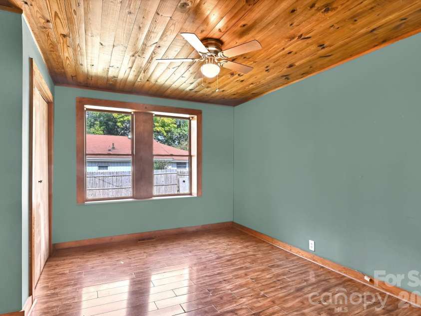376 Fairview Road, Asheville, NC 28803.  MLS# CAR4415834, YatesRealty ID 45338. 