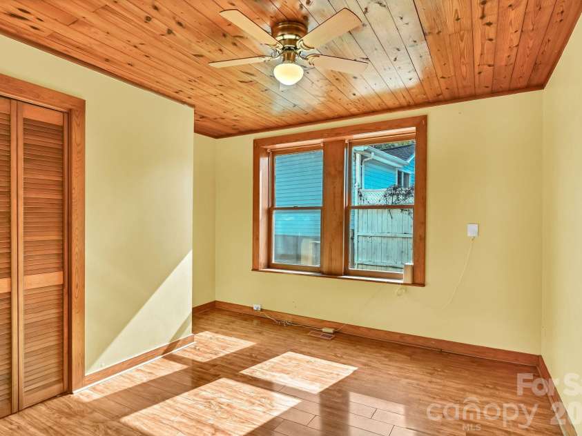 376 Fairview Road, Asheville, NC 28803.  MLS# CAR4415834, YatesRealty ID 45338. 