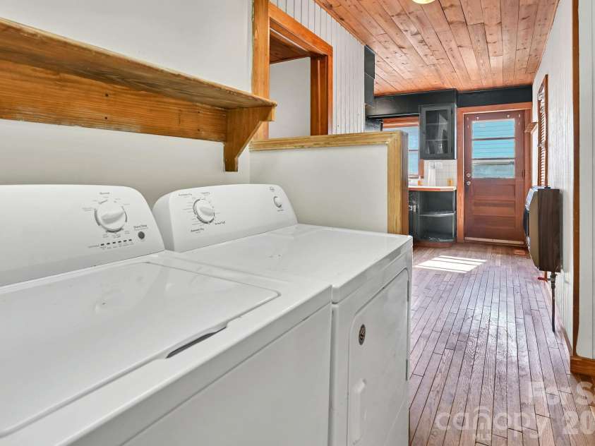376 Fairview Road, Asheville, NC 28803.  MLS# CAR4415834, YatesRealty ID 45338. 