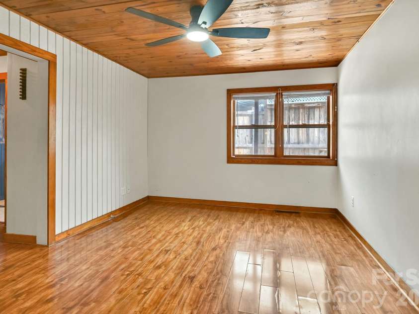 376 Fairview Road, Asheville, NC 28803.  MLS# CAR4415834, YatesRealty ID 45338. 