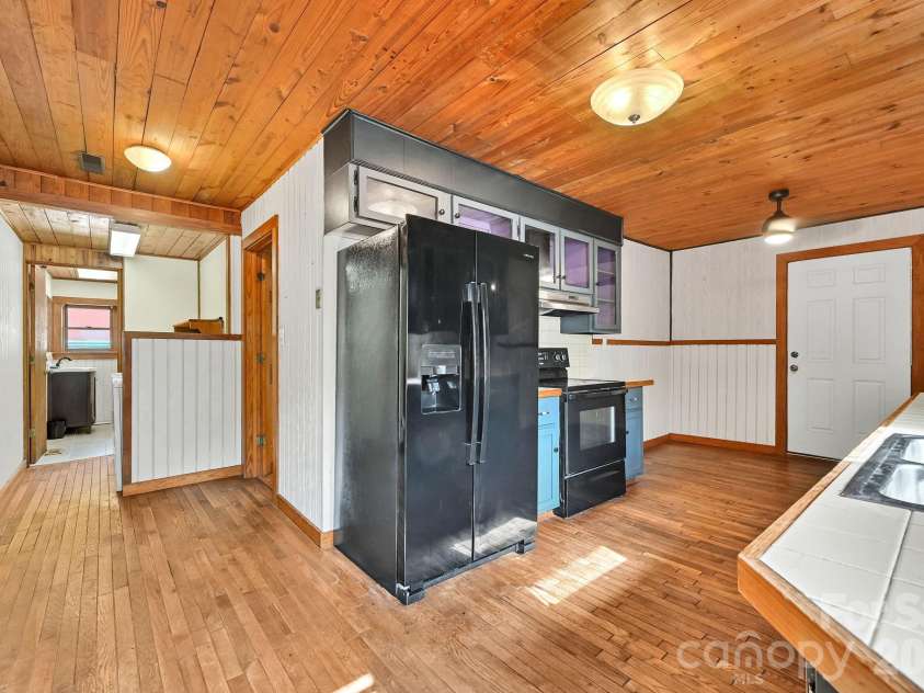 376 Fairview Road, Asheville, NC 28803.  MLS# CAR4415834, YatesRealty ID 45338. 