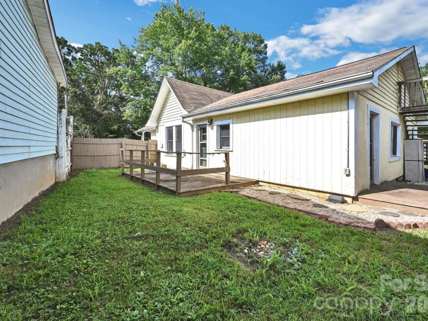 376 Fairview Road, Asheville, NC 28803.  MLS# CAR4415834, YatesRealty ID 45338. 