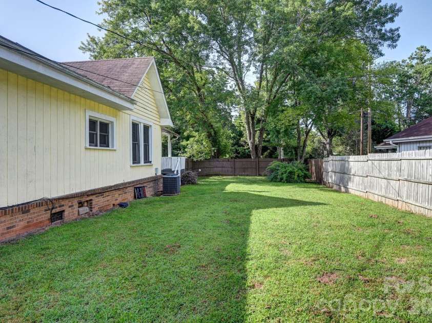 376 Fairview Road, Asheville, NC 28803.  MLS# CAR4415834, YatesRealty ID 45338. 