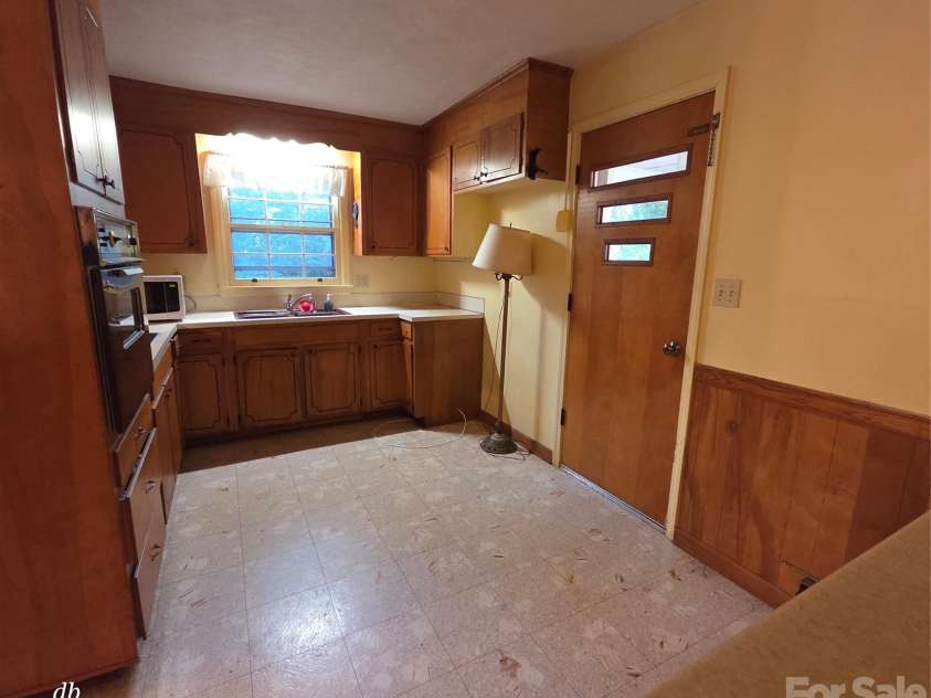 110 Delmar Road, Shelby, NC 28152.  MLS# CAR4416102, YatesRealty ID 45339. 