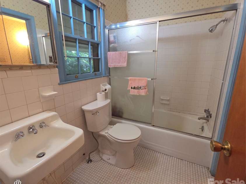 110 Delmar Road, Shelby, NC 28152.  MLS# CAR4416102, YatesRealty ID 45339. 