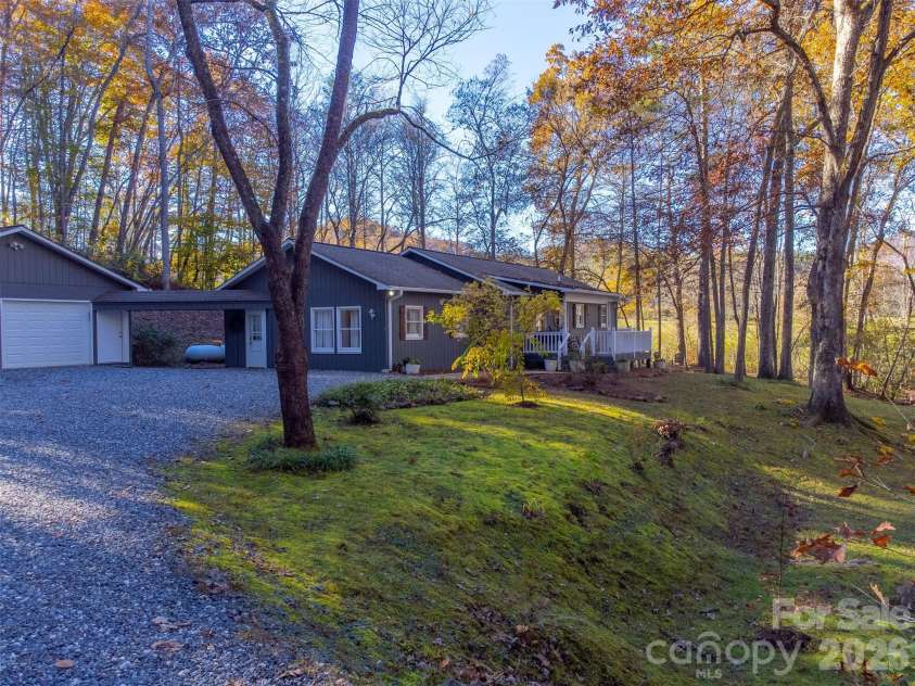 115 Indian Trail, Franklin, NC 28734.  MLS# CAR4344082, YatesRealty ID 4534. 