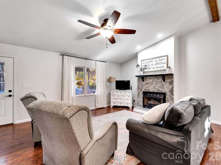 115 Indian Trail, Franklin, NC 28734.  MLS# CAR4344082, YatesRealty ID 4534. 