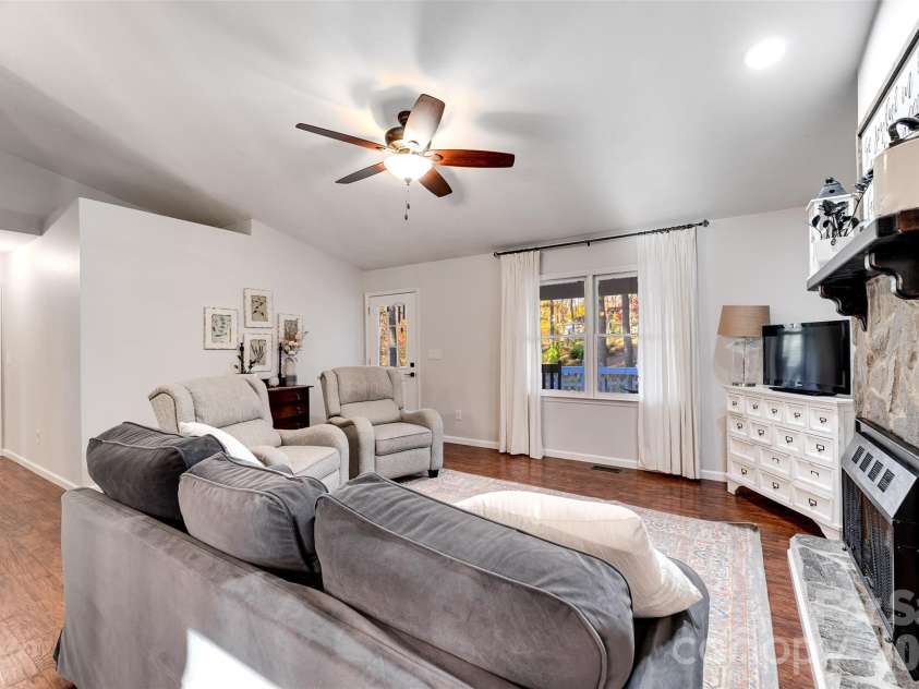 115 Indian Trail, Franklin, NC 28734.  MLS# CAR4344082, YatesRealty ID 4534. 