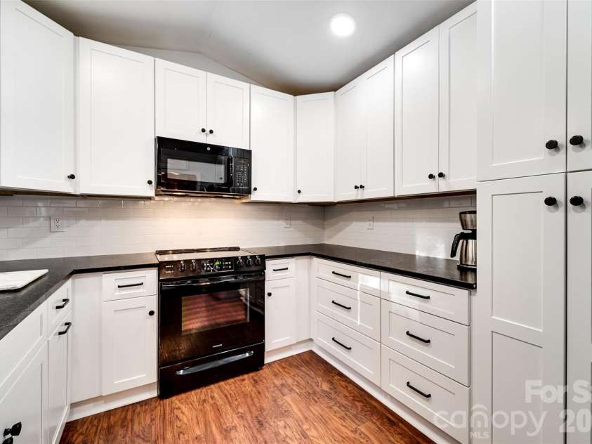 115 Indian Trail, Franklin, NC 28734.  MLS# CAR4344082, YatesRealty ID 4534. 