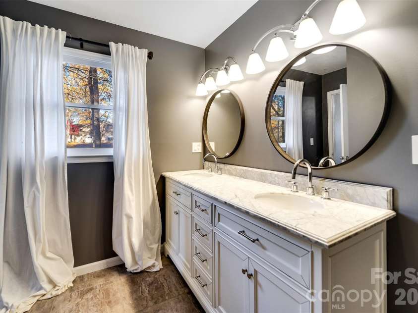 115 Indian Trail, Franklin, NC 28734.  MLS# CAR4344082, YatesRealty ID 4534. 