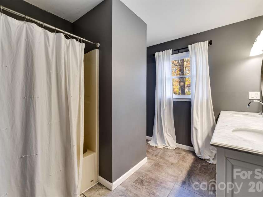 115 Indian Trail, Franklin, NC 28734.  MLS# CAR4344082, YatesRealty ID 4534. 