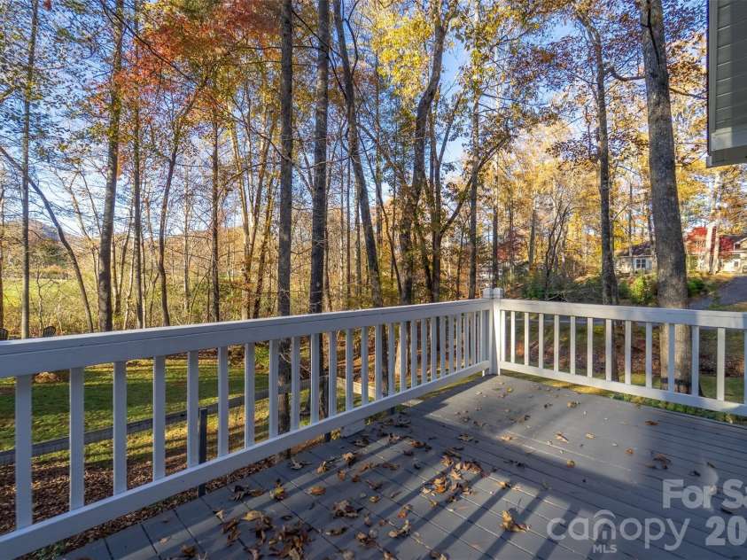 115 Indian Trail, Franklin, NC 28734.  MLS# CAR4344082, YatesRealty ID 4534. 