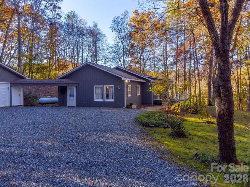 115 Indian Trail, Franklin, NC 28734.  MLS# CAR4344082, YatesRealty ID 4534. 