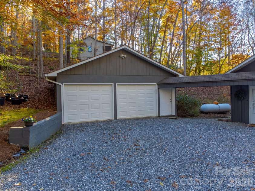 115 Indian Trail, Franklin, NC 28734.  MLS# CAR4344082, YatesRealty ID 4534. 