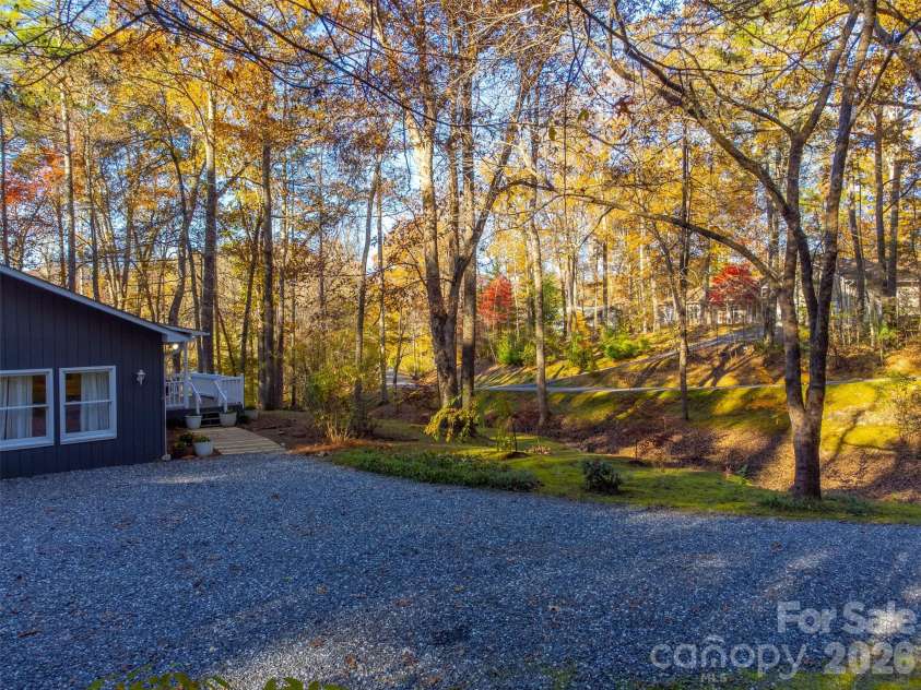 115 Indian Trail, Franklin, NC 28734.  MLS# CAR4344082, YatesRealty ID 4534. 