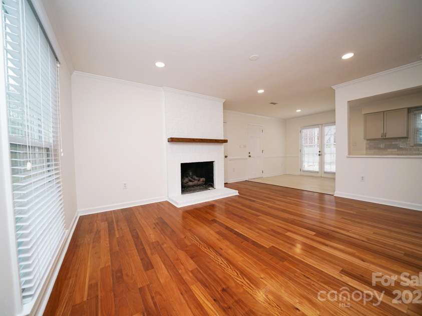 5925 Carmel Station Avenue, Charlotte, NC 28226.  MLS# CAR4227662, YatesRealty ID 4534. 