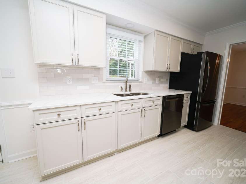 5925 Carmel Station Avenue, Charlotte, NC 28226.  MLS# CAR4227662, YatesRealty ID 4534. 