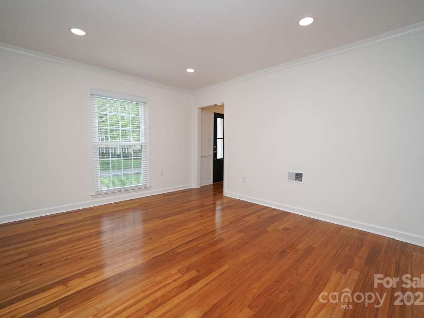 5925 Carmel Station Avenue, Charlotte, NC 28226.  MLS# CAR4227662, YatesRealty ID 4534. 