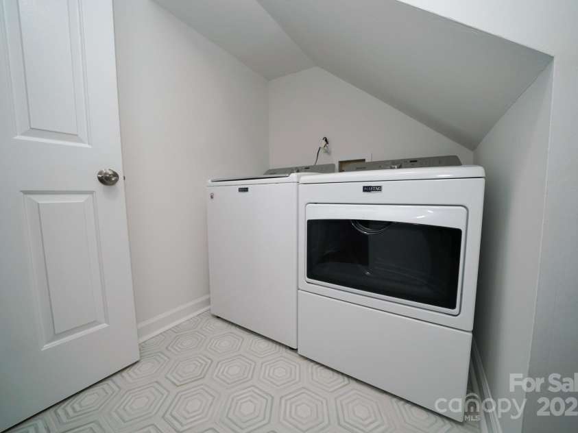 5925 Carmel Station Avenue, Charlotte, NC 28226.  MLS# CAR4227662, YatesRealty ID 4534. Laundry