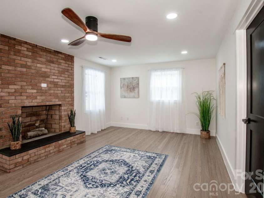 6229 Mountain Grove Road, Hickory, NC 28602.  MLS# CAR4340145, YatesRealty ID 4534. Main level living room