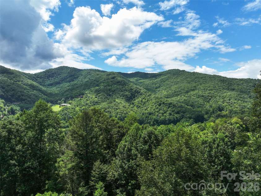 270 Par 3 Road, Whittier, NC 28789.  MLS# CAR4410907, YatesRealty ID 45340. 