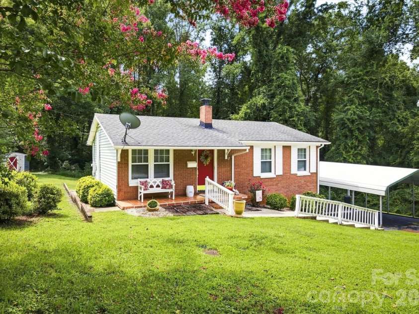 121 Rhyne Street, Morganton, NC 28655.  MLS# CAR4415739, YatesRealty ID 45341. 