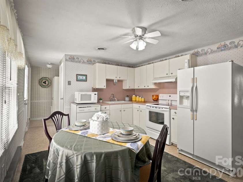 121 Rhyne Street, Morganton, NC 28655.  MLS# CAR4415739, YatesRealty ID 45341. 