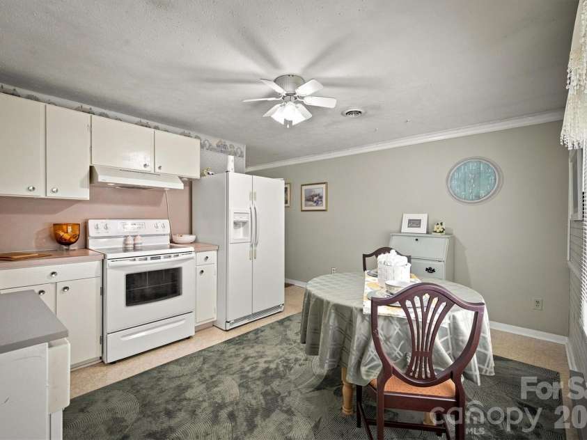 121 Rhyne Street, Morganton, NC 28655.  MLS# CAR4415739, YatesRealty ID 45341. 