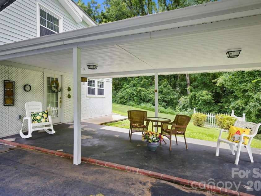 121 Rhyne Street, Morganton, NC 28655.  MLS# CAR4415739, YatesRealty ID 45341. 