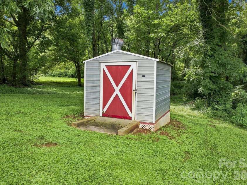 121 Rhyne Street, Morganton, NC 28655.  MLS# CAR4415739, YatesRealty ID 45341. 
